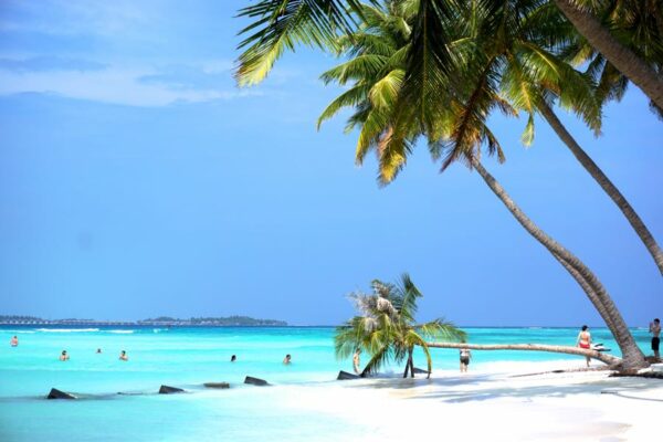 15 Pantai Terindah di Maldives yang Cocok untuk Bulan Madu