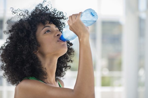 Inilah Beberapa Manfaat Minum Air Putih Saat Perut Kosong yang Wajib Anda Ketahui